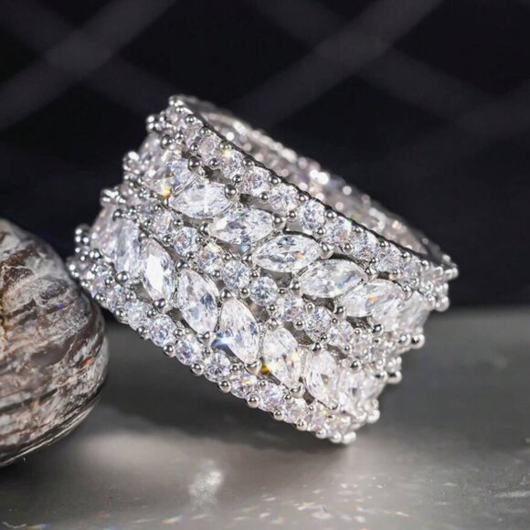 18k White Gold Diamond Ring Wide Ring Band - Picture 4 of 11